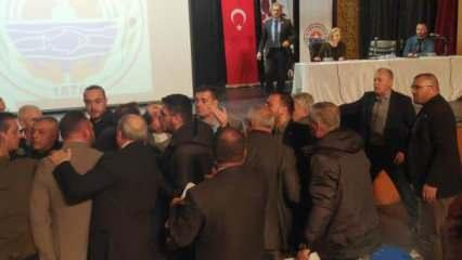 Gemlik Belediye Meclisi'nde CHP, AK Parti ve MHP'li üyeler arasında 'pankart' gerginliği