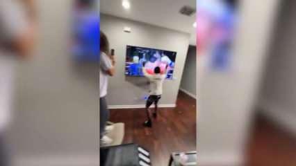 Mike Tyson kazanır diye iddia oynadı, kaybedince sinirden televizyonu kırdı!