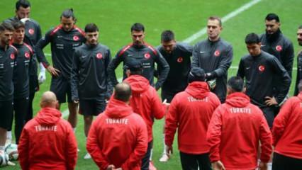 A Milli Takım'da Cihan Çanak ve Gökhan Sazdağı antrenmana katıldı