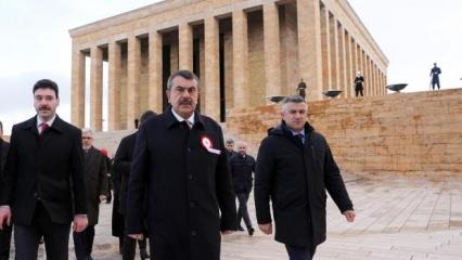 Bakan Tekin Anıtkabir'i ziyaret etti