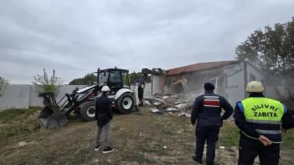 Silivri'de kaçak yapılar yıkıldı: Devamı gelecek!