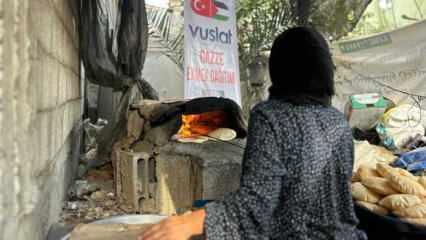 Vuslat Derneği Gazze'de g&uuml;nl&uuml;k 2 bin ekmek dağıtıyor