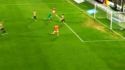 Yok artık Hakim Ziyech! Ka&ccedil;ırdığı gole kimse inanamadı
