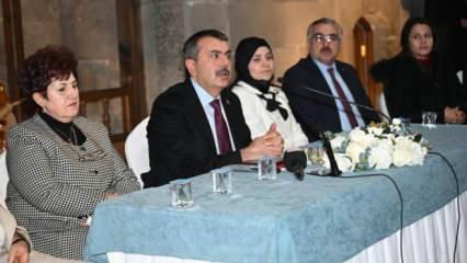 Bakan Tekin açıkladı! 300 bin öğretmene yeni ünvan