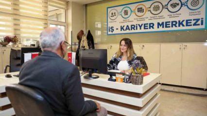 İş arayan ve kariyer planı yapan gençlere Gaziantep Büyükşehir destek oluyor