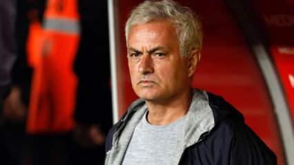 Jose Mourinho: Kısıtlı kadroyla geldik!