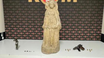 Polis tarafından ele geçirilen 4 başlı Hekate heykeli koruma altına alındı