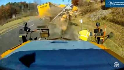 Yol işçisinin ölümden kıl payı kurtulduğu kaza anı dehşete düşürdü!