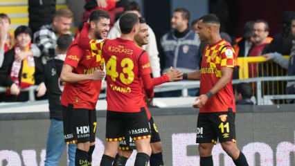 Göztepe evinde 3 puanı 3 golle aldı