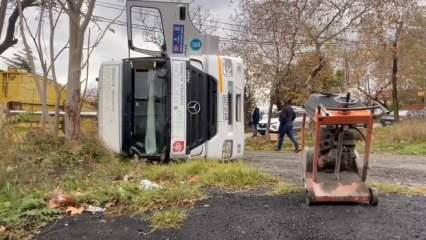 İstanbul'da İSKİ çalışması sırasında yol çöktü! 