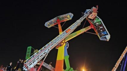 Lunaparktaki oyuncak bozuldu: 1 saat havada asılı beklediler