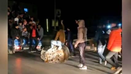 Suriye'de Hafız Esad'ın heykeli yerlerde s&uuml;r&uuml;klendi