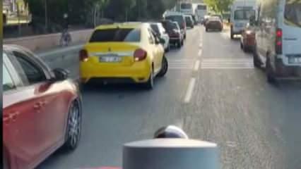 Sürücülerin fermuar yöntemiyle ambulansa yol verme anı kamerada