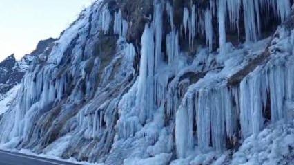 Tunceli'de termometre eksi 10'u gösterdi: Ağlayan Kayalar'ın son hali şoke etti!