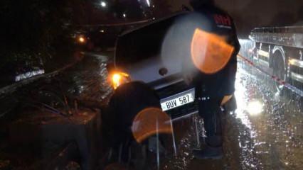 Yağmur nedeniyle yol çöktü, 3 araç çukura düştü