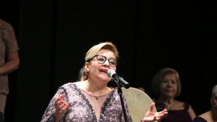 Antalya'nın "solist muhtarı" sesiyle kulakların pasını siliyor