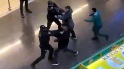 Avcılar’da özel güvenlik ile 2 kişi arasında kavga! Cop, sandalye, yumruk...