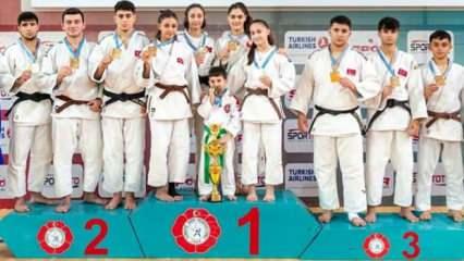 Konya Büyükşehir Belediyespor'un Judoda Bileği Bükülmüyor