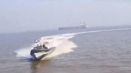 Askeri donanmaya ait tekne ile feribot çarpıştı!