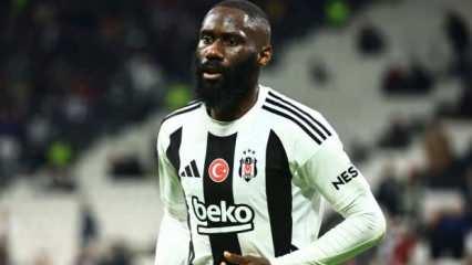 Beşiktaş taraftarından Masuaku'ya protesto! Tepkisi sosyal medyada gündem oldu