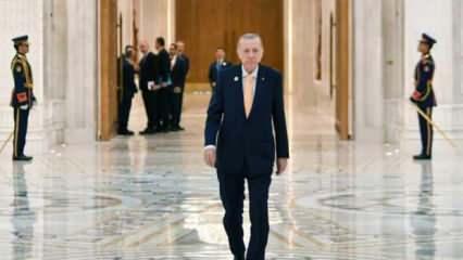 Cumhurbaşkanı Erdoğan Mısır'da Gelişen 8 Ülke Zirvesi'ne katıldı