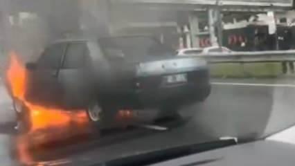 İstanbul'da seyir halindeki otomobil alev alev yandı! 