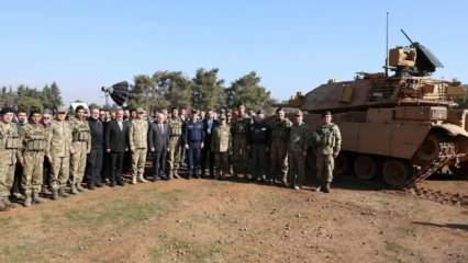 Bakan Güler, 2’nci Zırhlı Tugay Komutanlığını ziyaret etti
