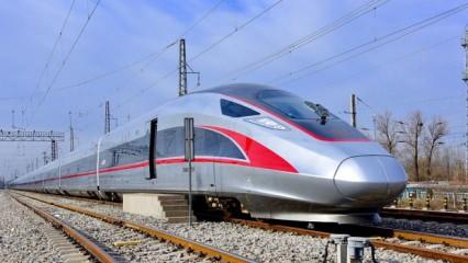 Çin yeni tren modelini tanıttı...Saatte 450 km  hıza ulaşıyor!