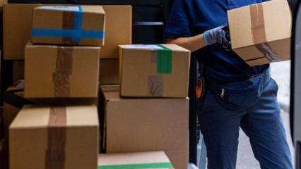 Herkes merak ediyor: Yılın son kargosunu bekleyenler dikkat! 