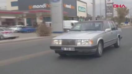 Bahçeli, klasik otomobilinde Ferdi Tayfur dinleyip Ankara'yı böyle gezmişti