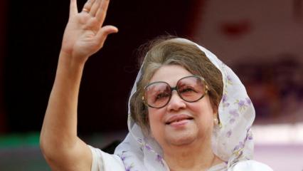 Bangladeş'in ilk kadın başbakanı hayatını kaybetti