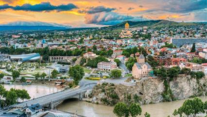 &Ccedil;antasını kapan gidiyor! Kimlik pasaport yetiyor