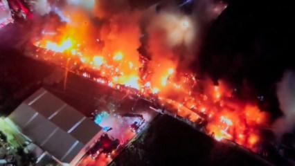 Esenyurt'ta fabrika yangını! B&ouml;lgede peş peşe patlama sesleri