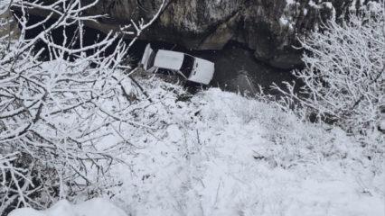 Otomobil k&ouml;pr&uuml;den &ccedil;aya u&ccedil;tu: 4 yaralı