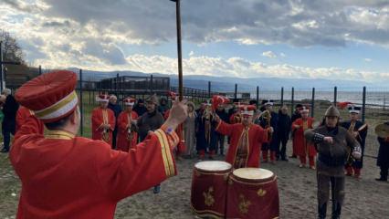 Papa'ya mehterli cevap