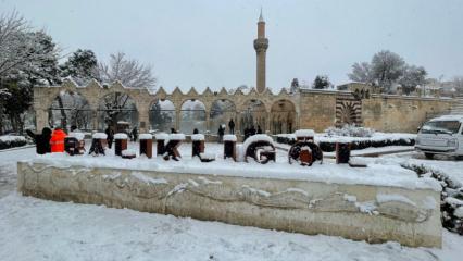 Şanlıurfa beyaza b&uuml;r&uuml;nd&uuml;: Tarihi b&ouml;lgeler mest etti!