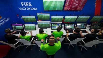 VAR'da yeni dönem başlıyor! Hakemler kararlarını taraftarlara açıklayacak