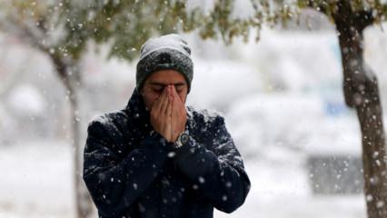 Yılın son g&uuml;n&uuml; kar bastıracak: Meteoroloji'den 42 ilde alarm! İstanbul i&ccedil;in saat verildi