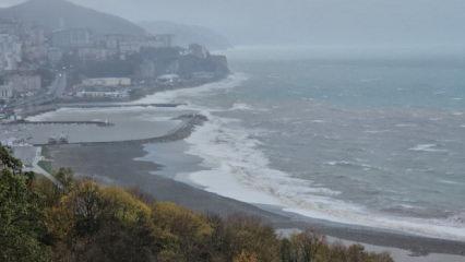 Zonguldak&rsquo;ta deniz taştı, kardan 81 k&ouml;y yolu kapandı