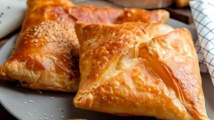 &Ccedil;ıtır &ccedil;ıtır peynirli zarf b&ouml;rek nasıl yapılır? Hazır yufkadan peynirli zarf b&ouml;rek tarifi