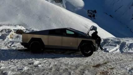 Elon Musk&rsquo;ın son oyuncağı Tesla Cybertruck Uzung&ouml;l'&uuml;n karlı dağlarında g&ouml;r&uuml;ld&uuml;