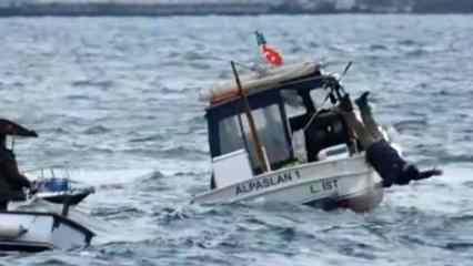 İstanbul Boğazı'nda panik anları! Dalga nedeniyle balıkçı denize düştü
