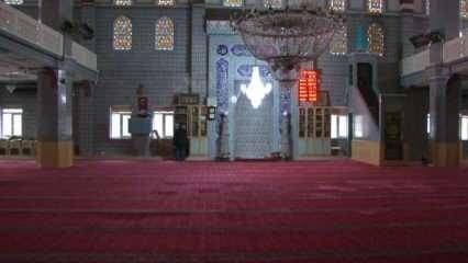 İstanbul'da cami imamına saldırı! Cemaat etkisiz hale getirdi
