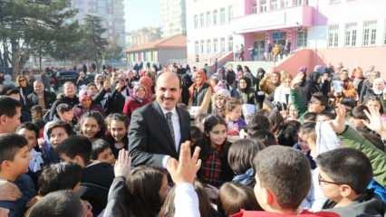 Başkan Altay'ın karne heyecanı yaşayan öğrencilere tebrik mesajı 