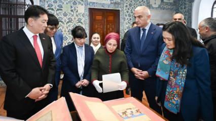 Bakan Ersoy, Moğolistan Cumhurbaşkanı ile birlikte Topkapı Sarayı'nı ziyaret etti