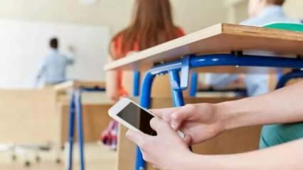 Brezilya'da okullarda cep telefonuna yasak geldi