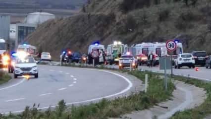 Gönen'de servis kazası: 4'ü ağır 26 yaralı