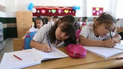 Okullar ne zaman açılacak 2025? 15 tatil ne zaman bitecek?