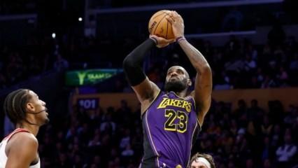 40'lık delikanlı LeBron James tarihe yine not düştü