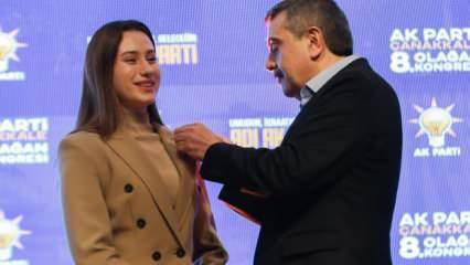 Kongrede sürpriz! Türkiye'nin en genç belediye başkanı AK Parti'ye katıldı